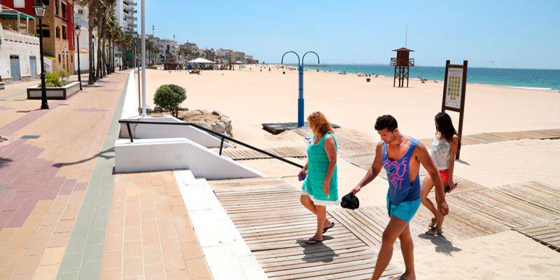 playa de Rota paseo la Costilla jun14