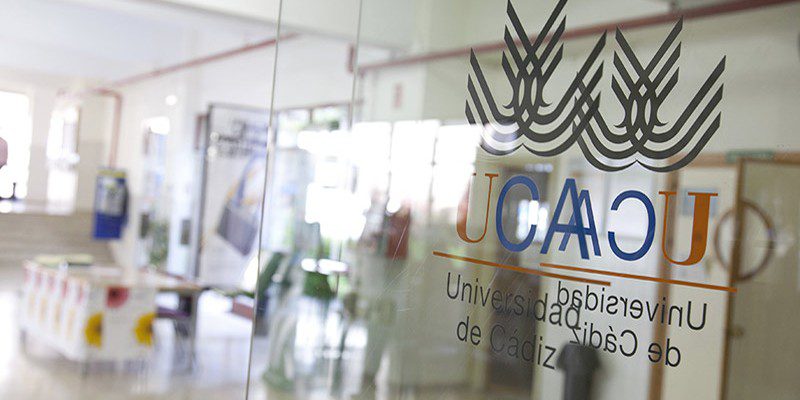 logoucauniversidadcristalera15
