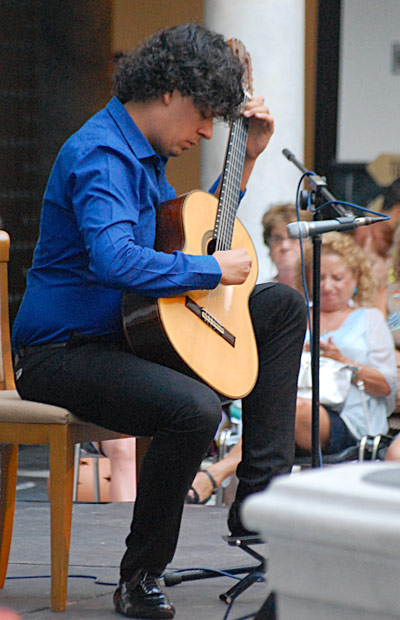 Exitoso concierto del guitarrista gallego