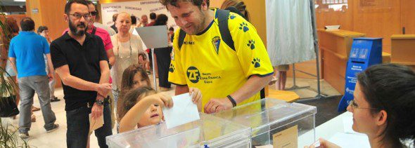 26jvotandoeleccionescadjun16-eu5