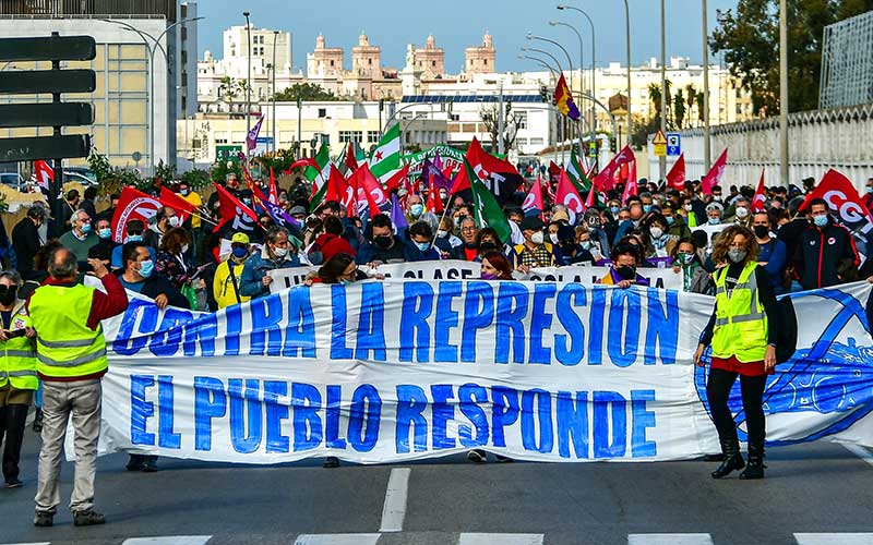 Manifestación en Cádiz frente a la “represión obrera”: “no nos meterán más en la pobreza sin luchar; si nadie nos ampara, nos defenderemos”