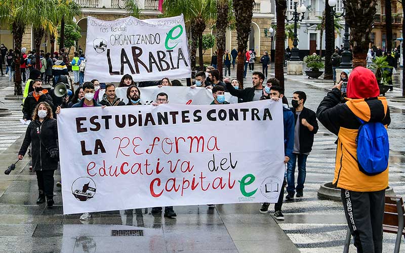 Estudiantes gaditanos contra “la reforma educativa del capital”