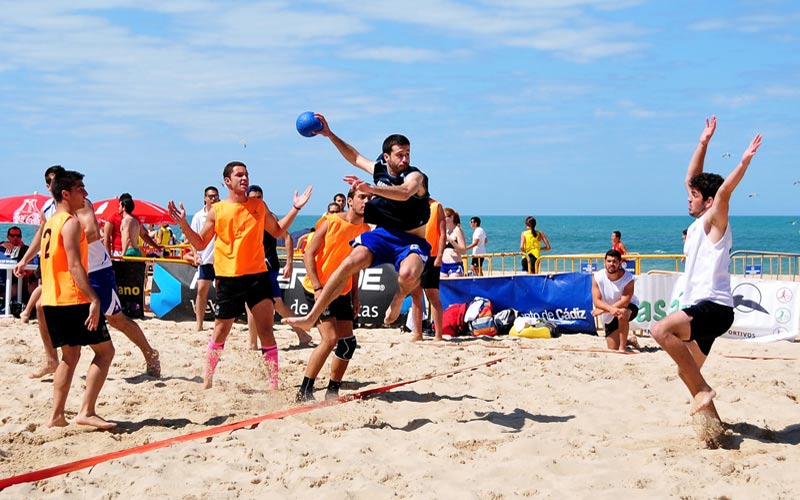 Campeonato universitario de balonmano playa en Cádiz mayo 2014