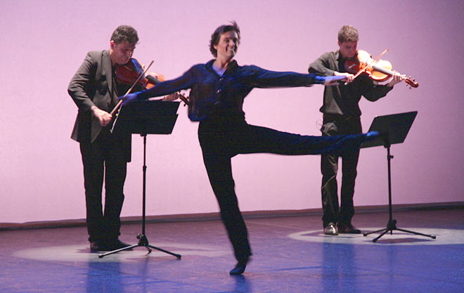 fitobracorellamalikianoct14-4