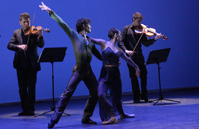 fitobracorellamalikianoct14-5