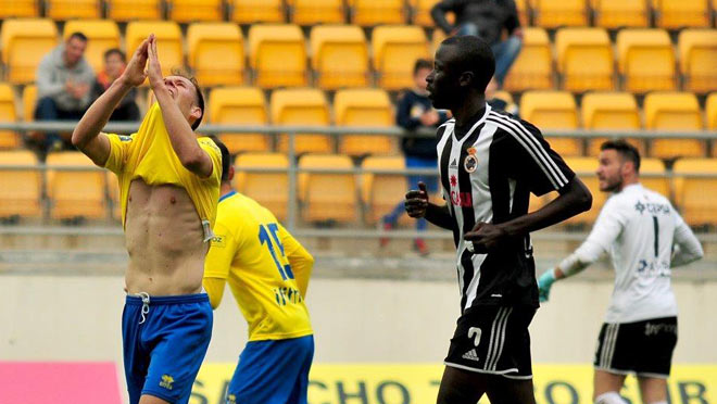 Migue se desespera tras una ocasión de gol / FOTO: Eulogio García