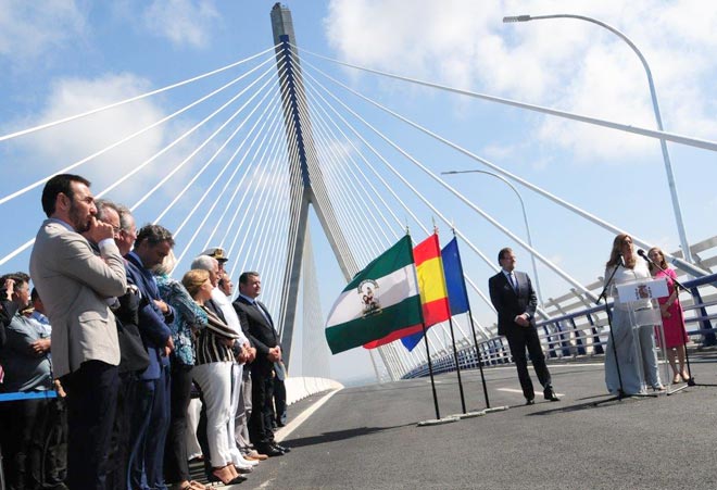 Un momento de la intervención de la presidenta de la Junta / FOTO: Eulogio García