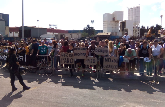 Cientros de personas congregadas en la zona de Puerto Real / FOTO: Podemos Cádiz