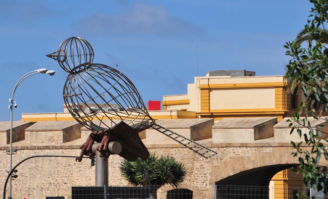 Sin respeto a la línea de cielo gaditana