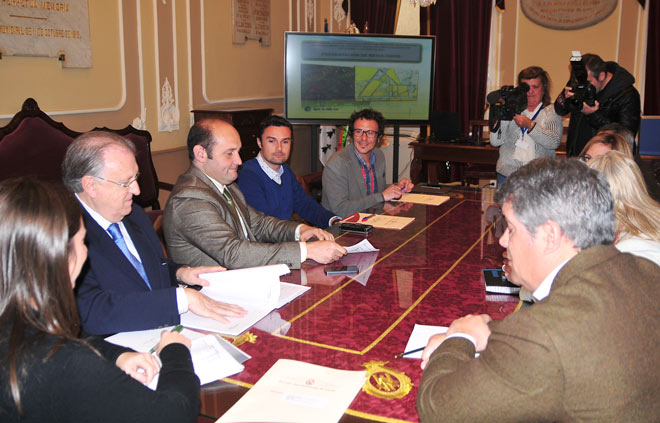 Momentos previos a la comisión informativa de Sostenibilidad / FOTO: Eulogio García