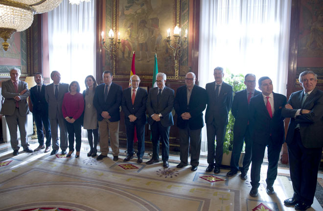 Posado de todos los asistentes al encuentro en Madrid