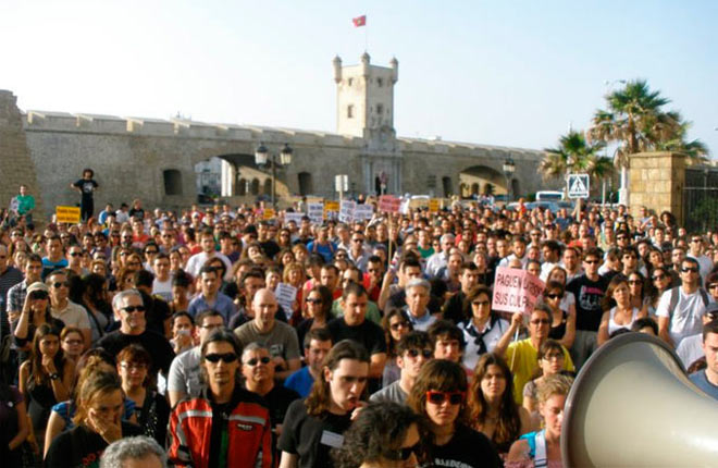 La manifestación del 15-M finalizaba ante Subdelegación / FOTO: archivo