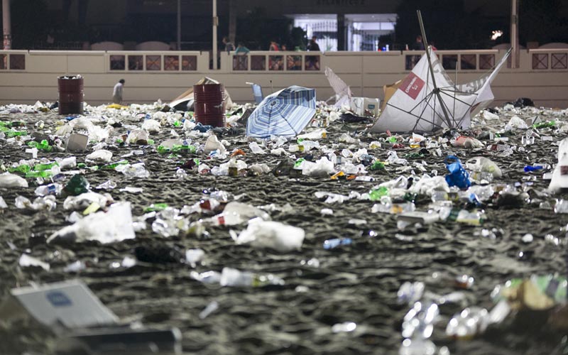 La arena de la Victoria a las seis de la madrugada... / FOTO: Ayto. de Cádiz