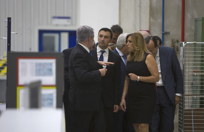 La presidenta de la Junta no ha querido perderse la firma del protocolo / FOTO: Ereagafoto