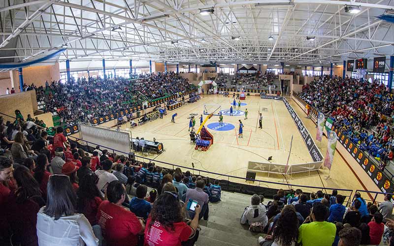 Gran entrada en el pabellón de Bahía Sur durante las finales / FOTO: FEB