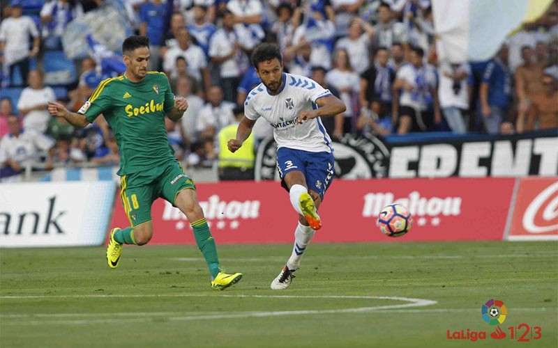 Rubén Cruz, como en la ida, fue el delantero titular elegido por Cervera / FOTO: LaLiga.es