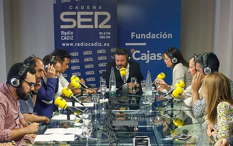 Un momento del programa en directo, moderado por el periodista Pedro Espinosa / FOTO: Eulogio García