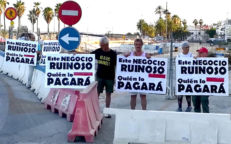 Una de muchas protestas frente al parking, años atrás / FOTO: de archivo