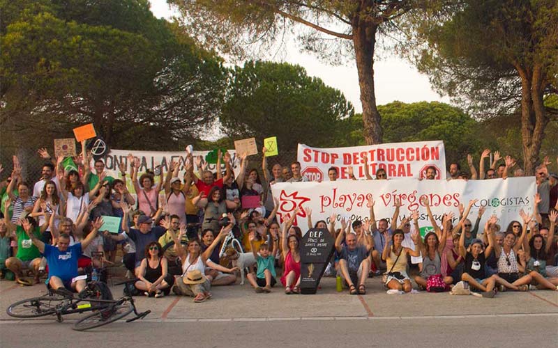 Una protesta contra las viviendas en el pinar, allá por 2019 / FOTO: Toniza