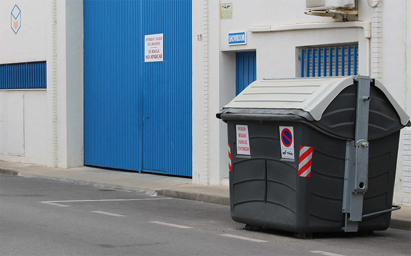 Contenedor de basura en El Torno / FOTO: Ayto.