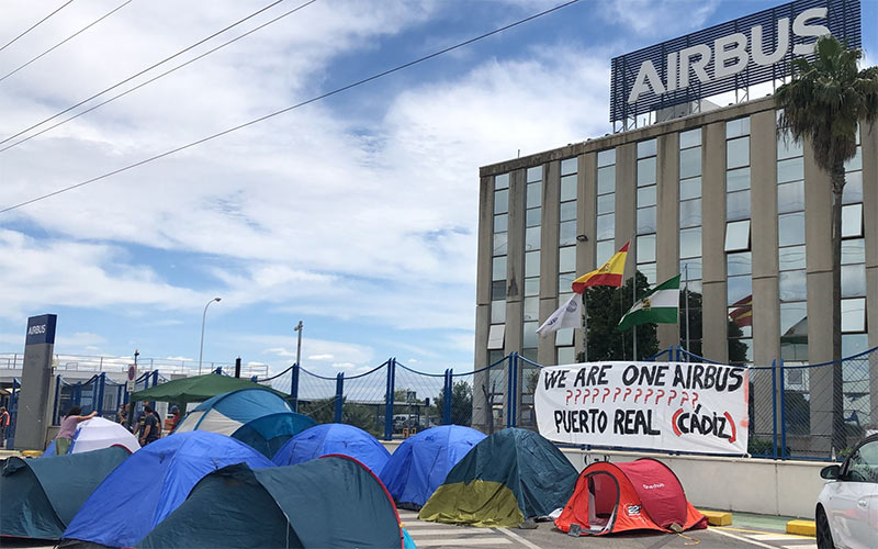 La acampada que durante semanas permaneció a las puertas de la planta / FOTO: CGT