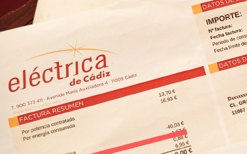 Detalle de una factura de Eléctrica de Cádiz