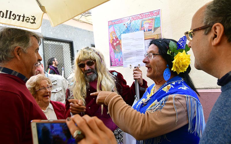 El alcalde llama a la “convivencia” durante el carnaval no oficial y a mostrar cariño “a quienes decidan llenar de coplas y risas” las calles