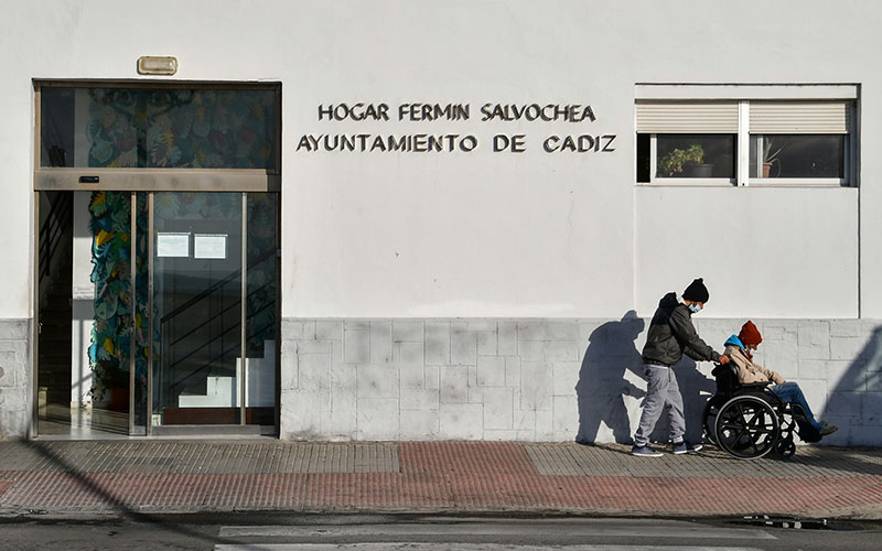 Entrada al centro de día para sintechos / FOTO: Eulogio García