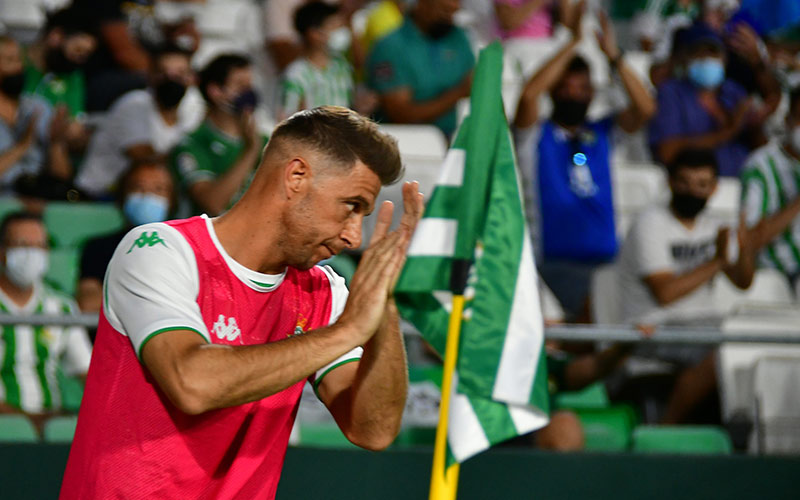 Joaquín calentando en la banda / FOTO: Eulogio García