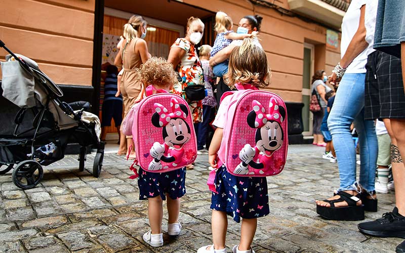 En la entrada de una escuela infantil en Cádiz / FOTO: Eulogio García (de archivo)