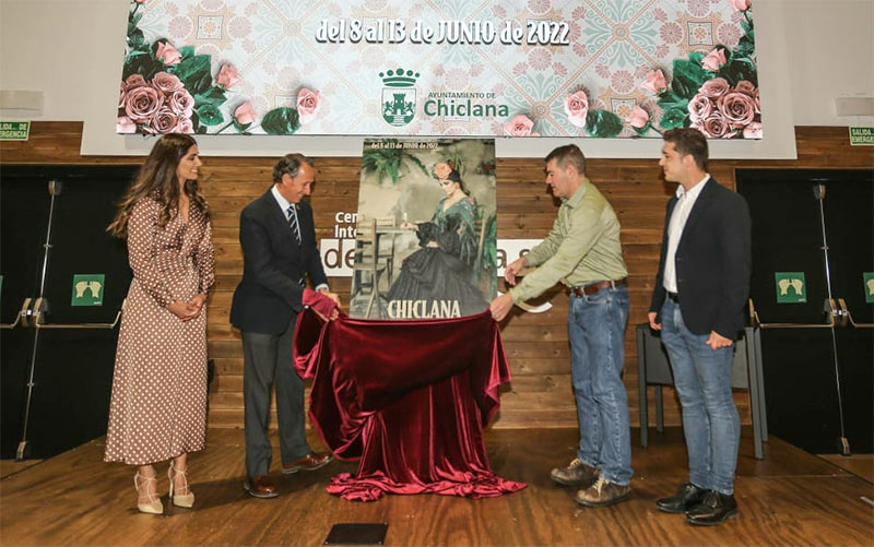 Desvelando el cartel anunciador de la Feria 2022 / FOTO: Ayto.