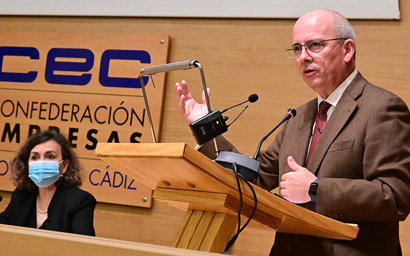 Sánchez Rojas interviniendo ante la asamblea de la CEC