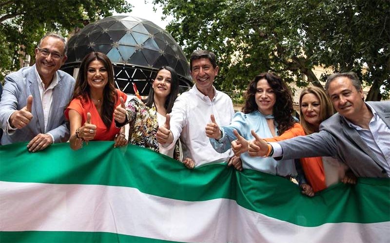 Ruiz, junto a Marín (de celeste), en la presentación de candidatos en Córdoba / FOTO: Cs