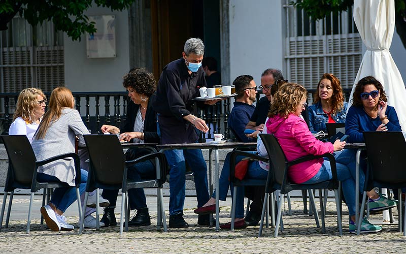 Más de 5.500 gaditanos han encontrado trabajo en servicios este mes / FOTO: Eulogio García