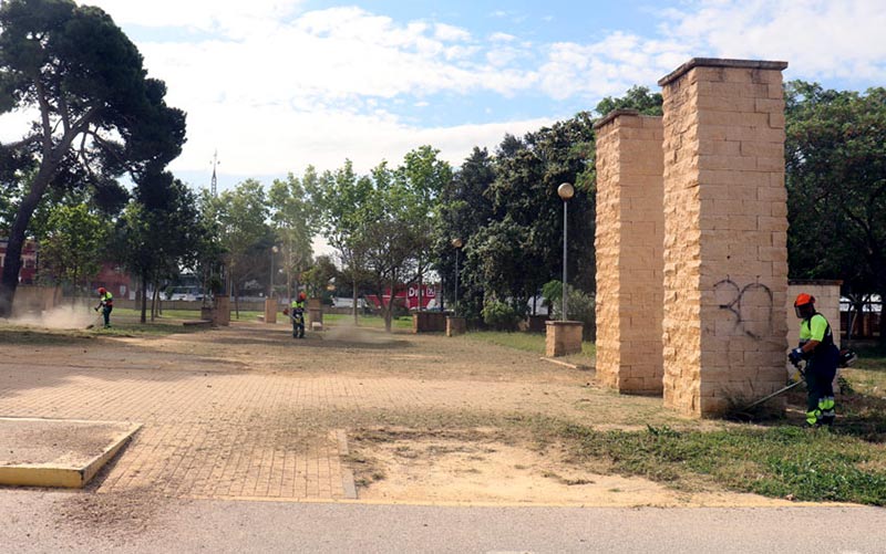 Operarios de GEN actuando en el recinto ferial / FOTO: Ayto.