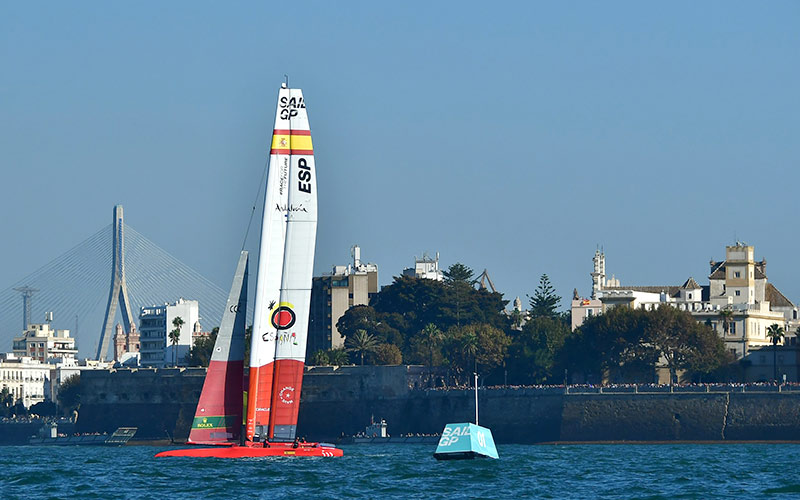 Una de las estampas que dejaba la SailGP en 2021 frente a la Alameda / FOTO: Eulogio García