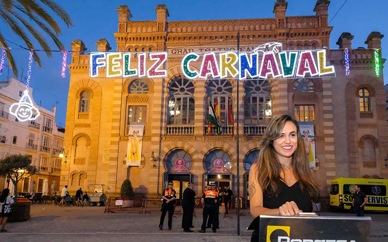 La concejala de Fiestas en el encendido simbólico del alumbrado / FOTO: Ayto.