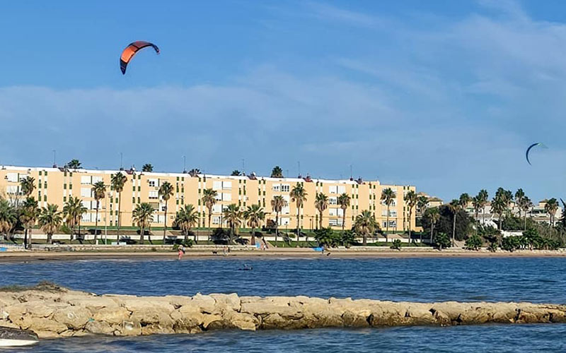 Un vistazo a la playa urbana de La Cachucha / FOTO: Ayto.