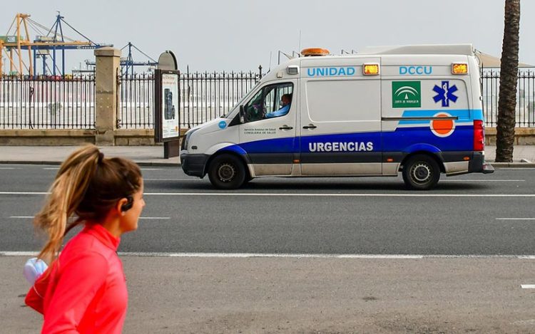 Una de las UVI Móvil que opera en la capital / FOTO: Eulogio García