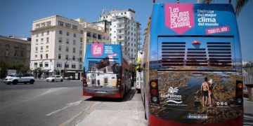 Promoción canaria en los buses turísticos de Cádiz / FOTO: Ayto.