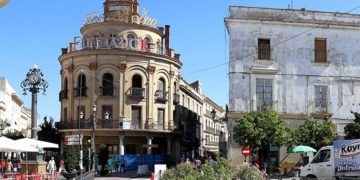 El reloj levantado entre las calles Larga y Santa María / FOTO: Ayto.