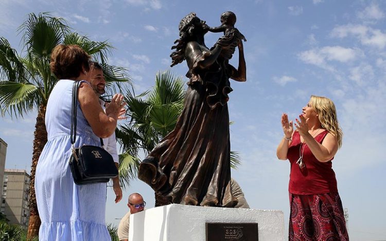 Ángel Pantoja es el autor de la escultura / FOTO: Ayto.