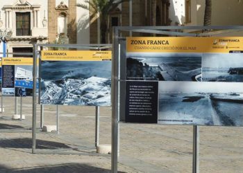 Una pasada exposición callejera de la Zona Franca / FOTO: Eulogio García