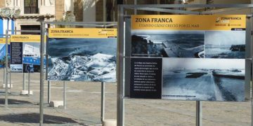 Una pasada exposición callejera de la Zona Franca / FOTO: Eulogio García
