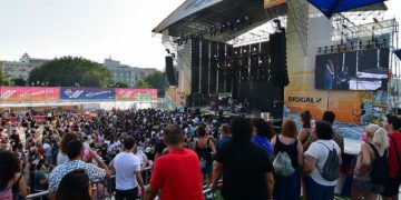 Uno de los conciertos todavía de tarde / FOTO: Eulogio García