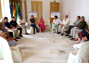 Reunión con colectivos vecinales del barrio / FOTO: Ayto.