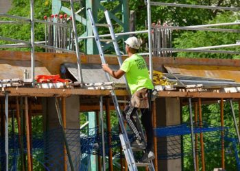 La construcción ha sido el único sector en Andalucía con subida del paro / FOTO: Eulogio García