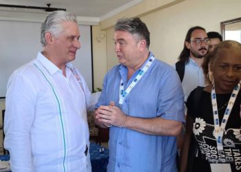 El edil gaditano tuvo oportunidad de charlar con el presidente de Cuba / FOTO: Eulogio García