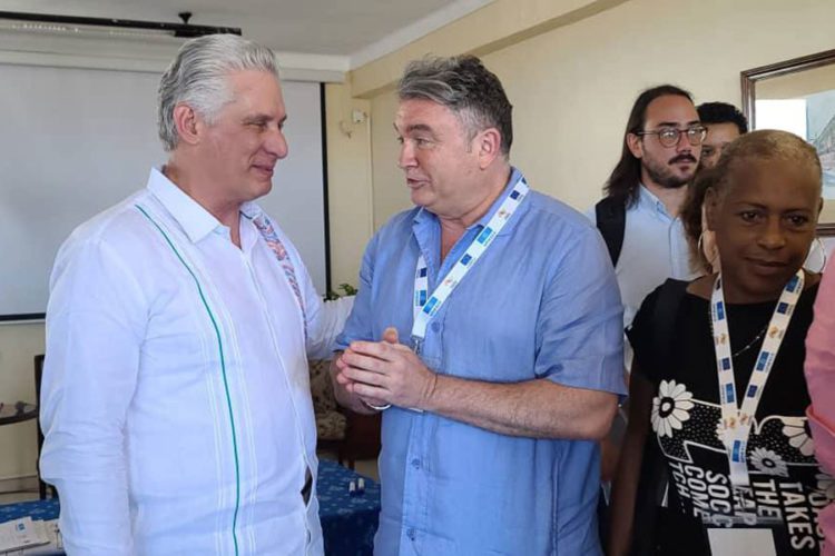 El edil gaditano tuvo oportunidad de charlar con el presidente de Cuba / FOTO: Eulogio García