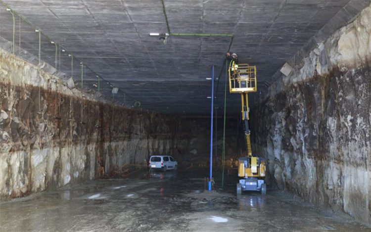 Operando en el túnel tras lograr su desecación / FOTO: APBC